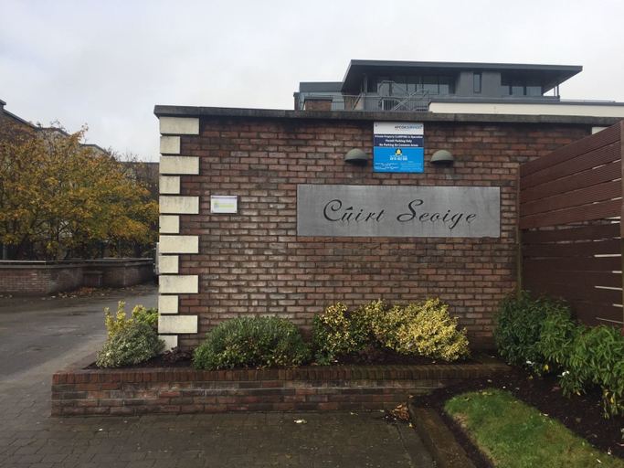 Exterior & Views 2, Cúirt Seoige Galway City Centre Apt