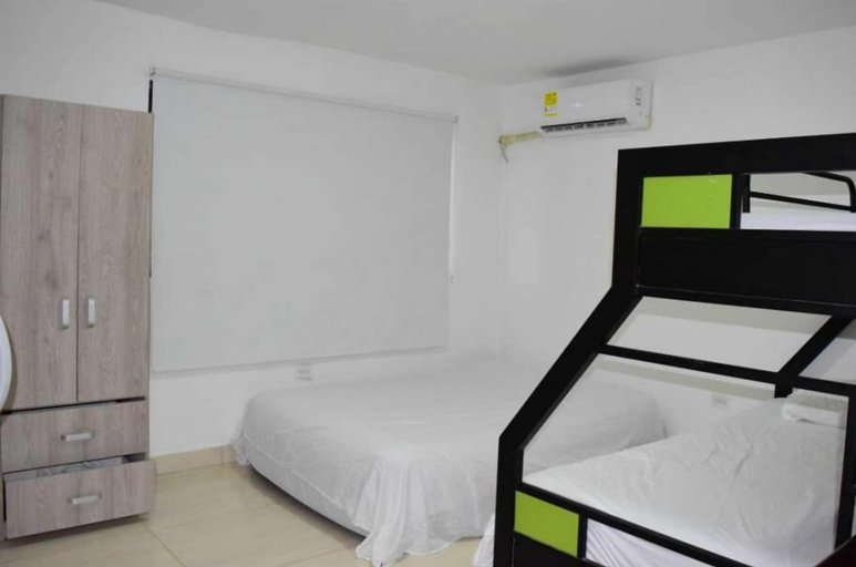 Bedroom, Mona Linda, Arjona