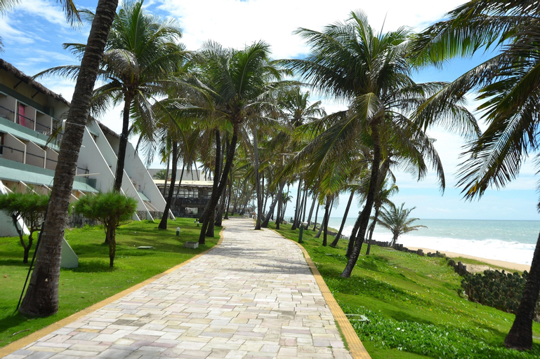 Exterior & Views 17