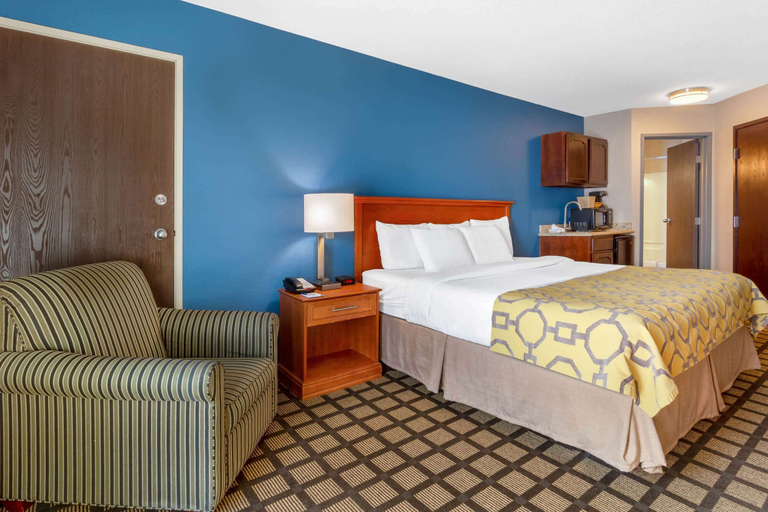 Bedroom 4, Baymont by Wyndham Rochester Mayo Clinic Area, Olmsted