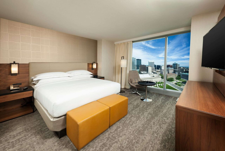 Bedroom 3, Hilton Cleveland Downtown, Cuyahoga