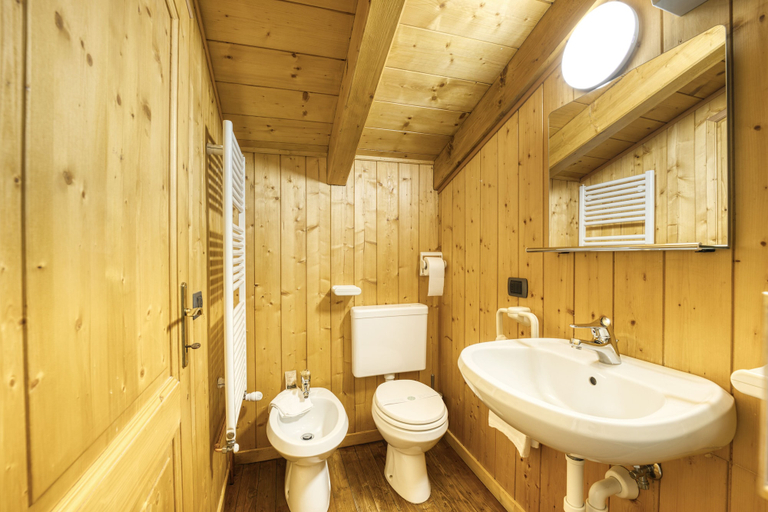 Bathroom 3, Incanto Walser Apartments RONCO, Verbano-Cusio-Ossola