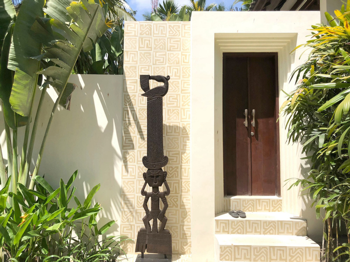 Exterior & Views 9