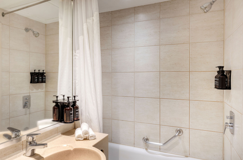 Bathroom 5, Rydges Rotorua, Rotorua