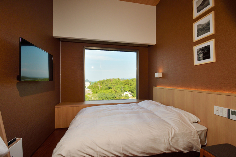Bedroom 3, The Chelsea Breath, Takamatsu