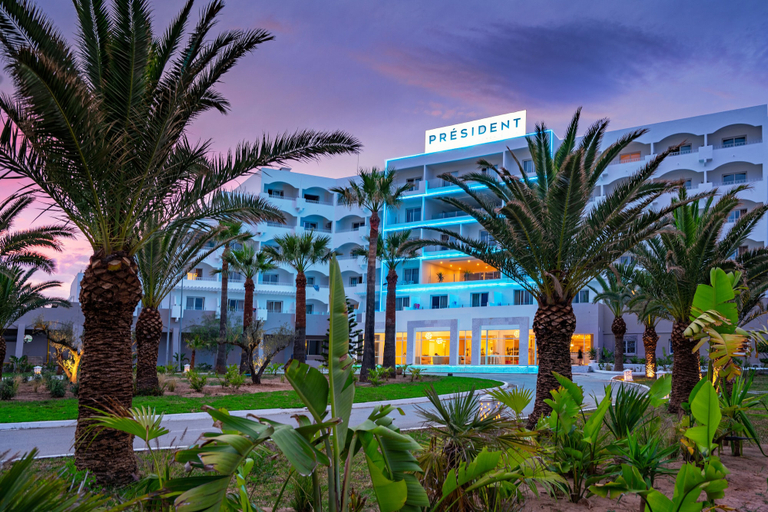 Exterior & Views
