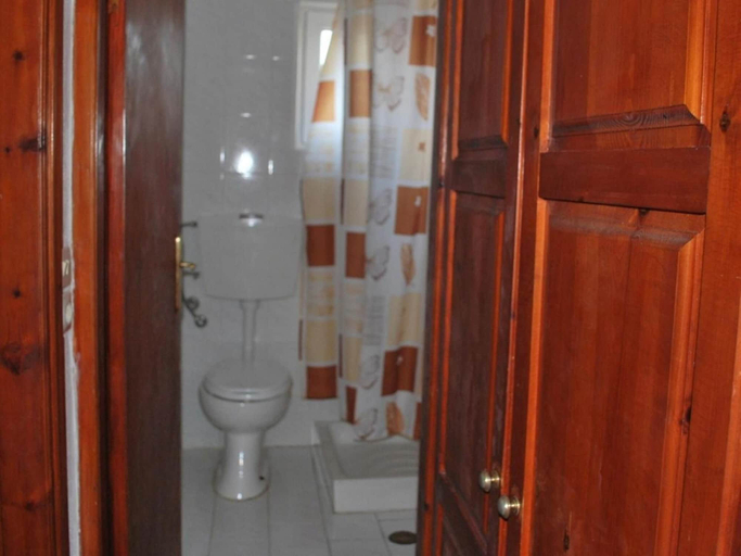 Bathroom 5, Koula Apartments, Crete