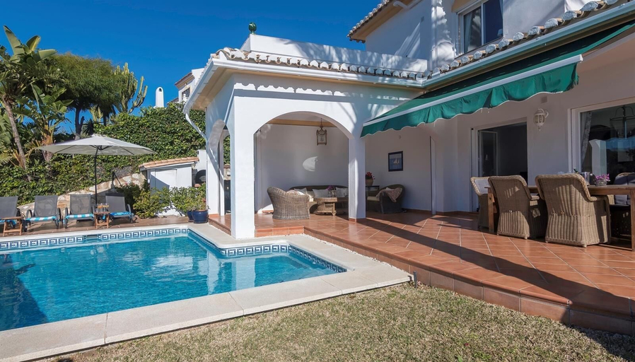 Sport & Beauty 5, Spacious Villa With Impressive Views, Málaga