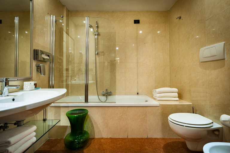 Bathroom 4, Hotel dei Cavalieri Caserta, Caserta