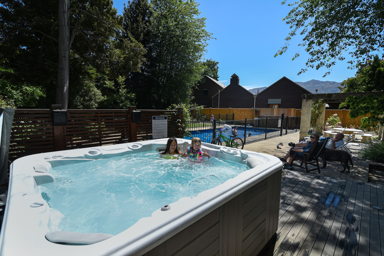 Sport & Beauty 2, Manata Lodge, Queenstown-Lakes