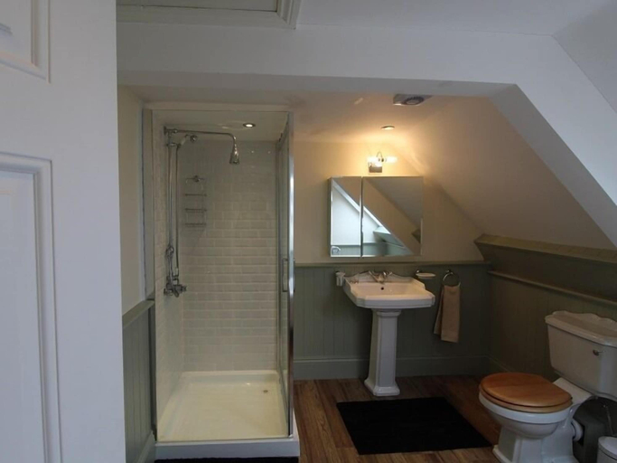 Bathroom 3, The Old Dispensary