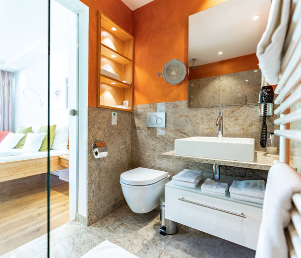 Bathroom 5, Hotel zum Ochsen Schönwald, Schwarzwald-Baar-Kreis