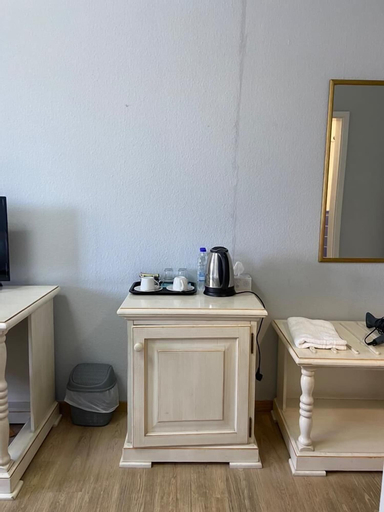 Bedroom 13