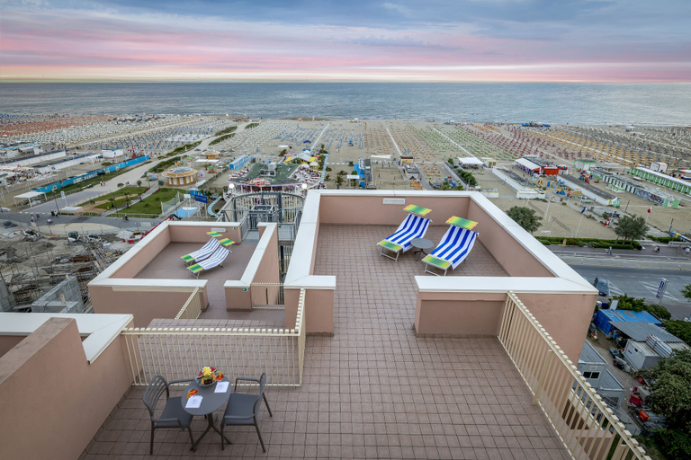 Others 2, Bellevue Hotel, Rimini