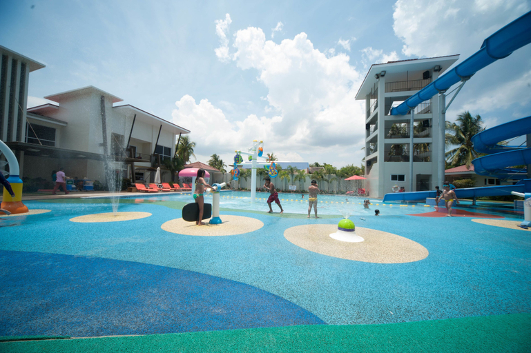 Exterior & Views 2, CML Beach Resort & Water Park, Lemery