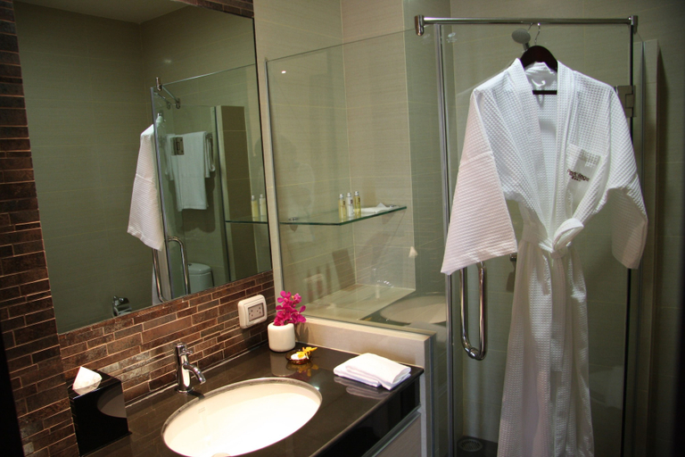 Bathroom 4, Park Village Rama II, Bang Khun Thian