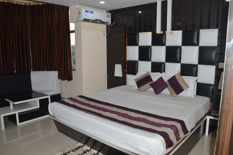 Bedroom 3, Hotel Arya Palace, Khordha