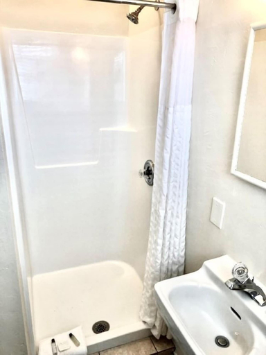 Bathroom, Southwinds Motel, Monroe