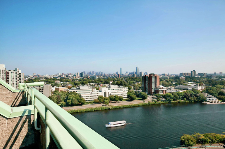 Exterior & Views 15