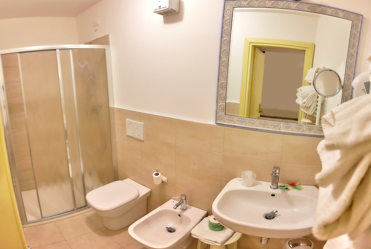 Bathroom 5, Hotel Riviera dei Dogi, Venezia