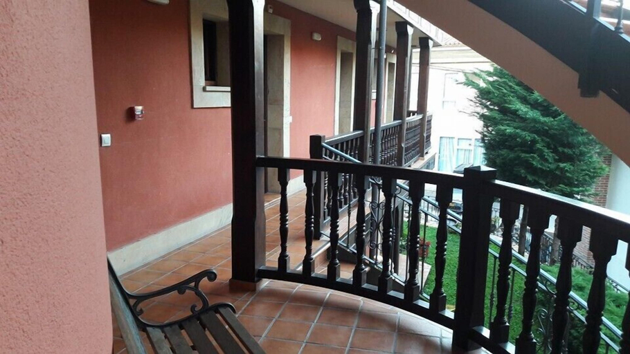 Others 5, Hotel Los Ángeles, Asturias