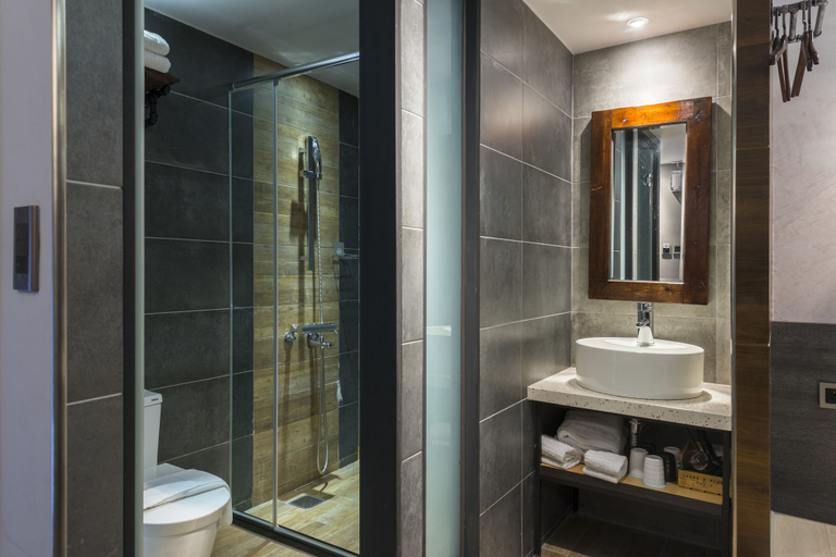 Bathroom 4, Sunrise Hotel, Chiayi City