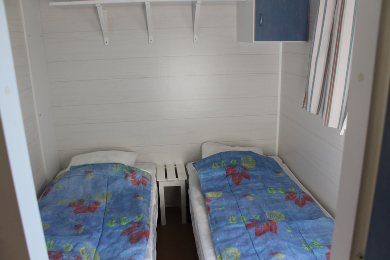 Bedroom 3, Camping Le Plan d'Eau Saint Charles, Tarn