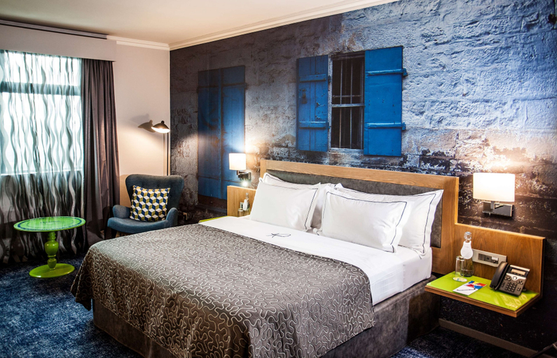 Bedroom 3, Hennessy Park Hotel