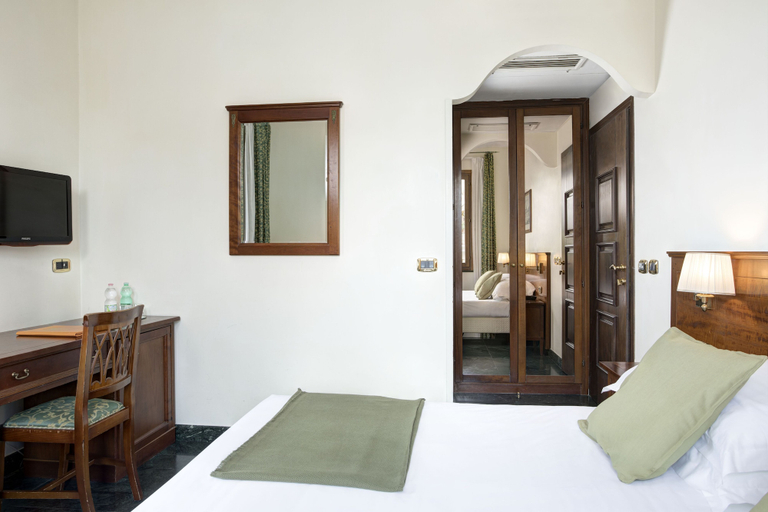 Bedroom 3, Grand Hotel Gianicolo, Rome