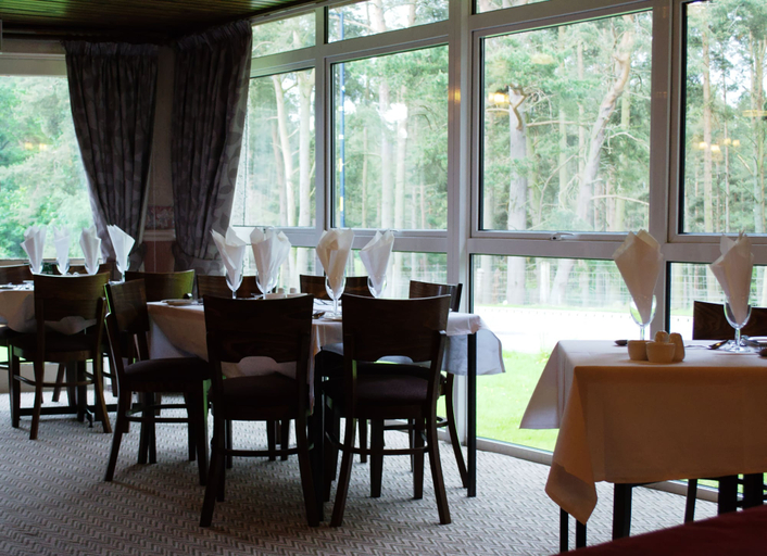 Food & Drinks 5, Highlander Hotel, Highland