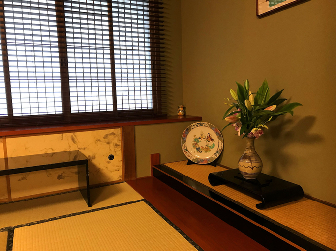 Bedroom 4, Oniyama Hotel, Beppu