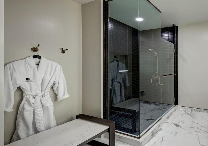 Bathroom, The Hotel Concord, Merrimack