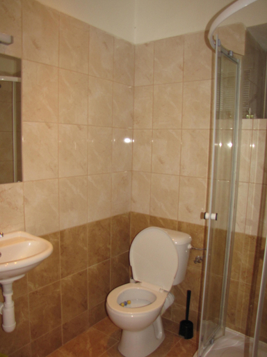 Bathroom 3, Rivendell Apartments, Praha 11