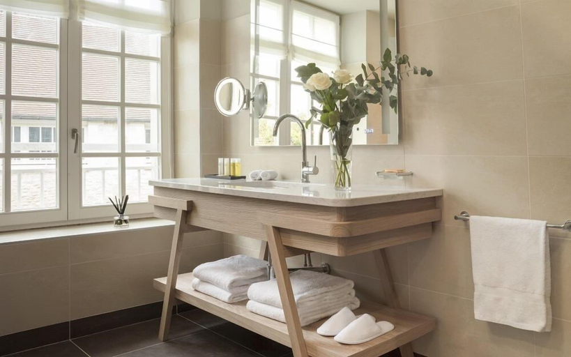 Bathroom 5, Le Grand Pavillon Chantilly, Oise