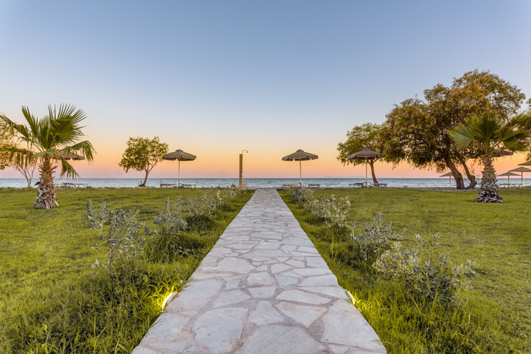Others 5, Naftilos Residences I, North Aegean