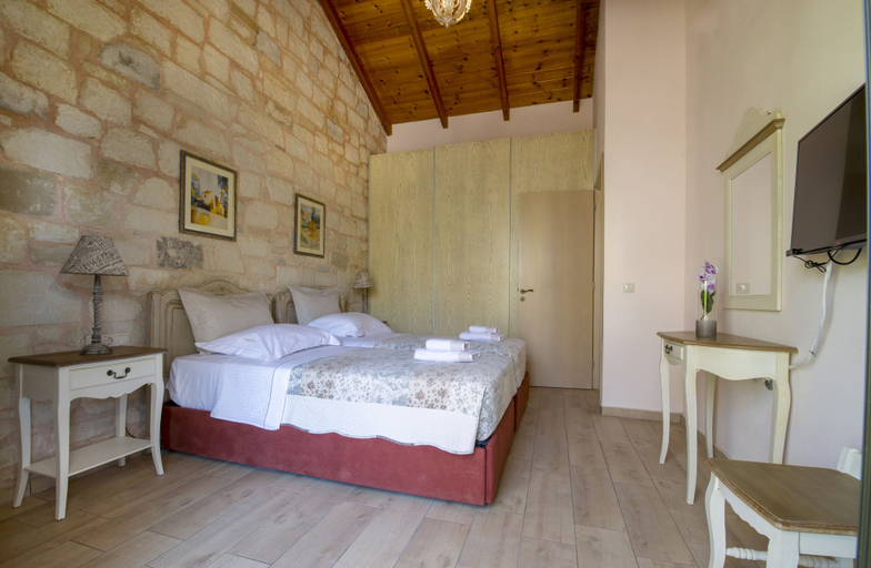Bedroom 4, Villa Constancia, Crete