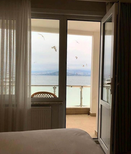 Bedroom 3, Butik Akvaryum, Adalar