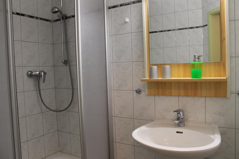 Bathroom 4, Hotel Bergwirtschaft Bieleboh, Görlitz