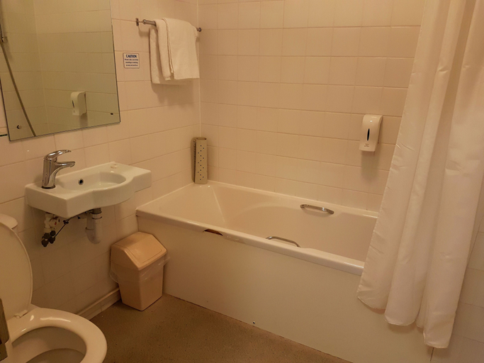 Bathroom 3, The Ashley Hotel, Trafford