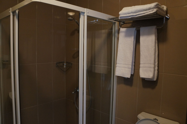 Bathroom 5, Escale Hotel, Bruxelles