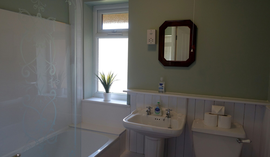 Bathroom, Broncoedwig Devil's Bridge, Ceredigion