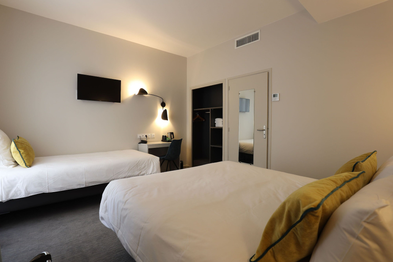 Bedroom 3, Hôtel  la Capelle, Aveyron