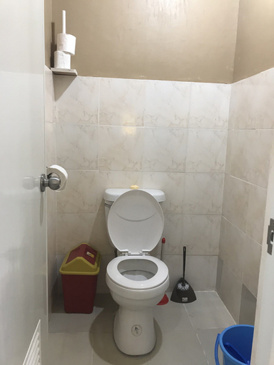 Bathroom 5, Malapascua Budget Inn, Daanbantayan