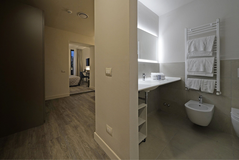 Bathroom 3, Hotel Du Lac Gardone Riviera, Brescia