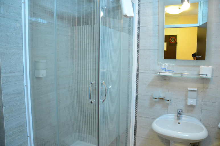 Bathroom 4, Hotel Srbija, Belgrade