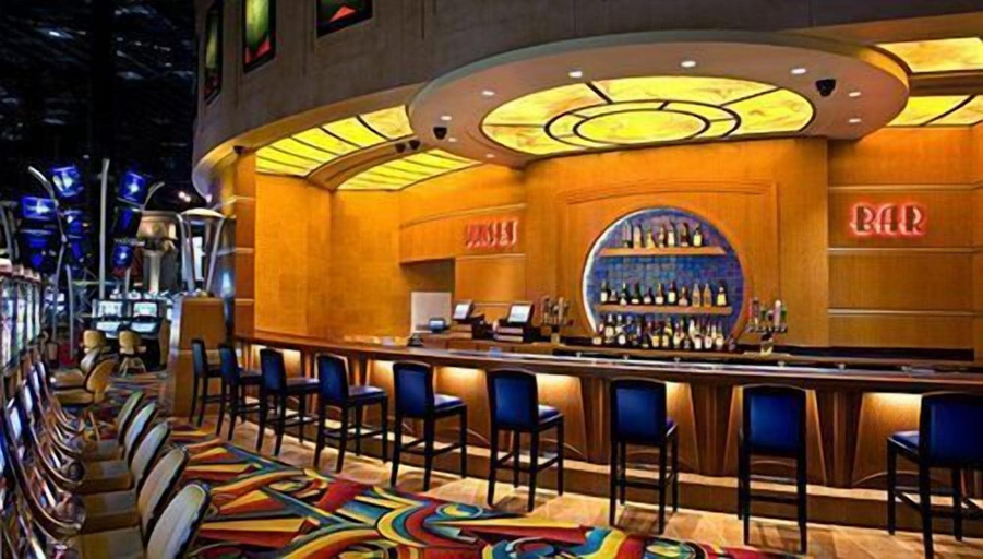 Food & Drinks 4, Hollywood Casino & Hotel, Dearborn