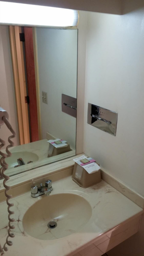 Bathroom 4, Super 8 by Wyndham Laramie, Albany