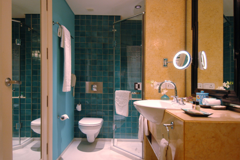 Bathroom 5, Jai Mahal Palace, Jaipur