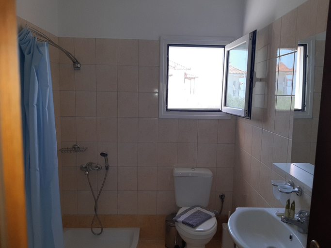 Bathroom 4, Olive Tree Apartment, Epirus