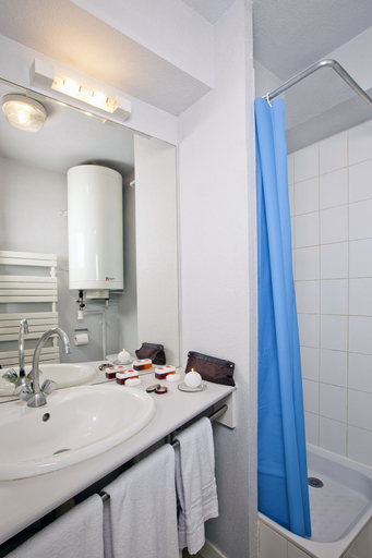 Bathroom, Séjours & Affaires Bordeaux de L'Yser, Gironde